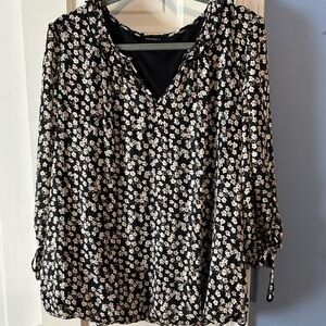 Black floral top 1x Tamara H